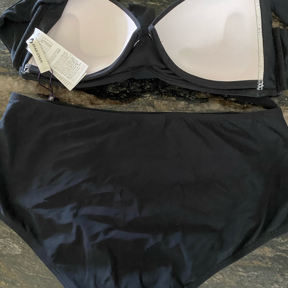 Swim suit by Ryan Dvan - Picture 3 of 6